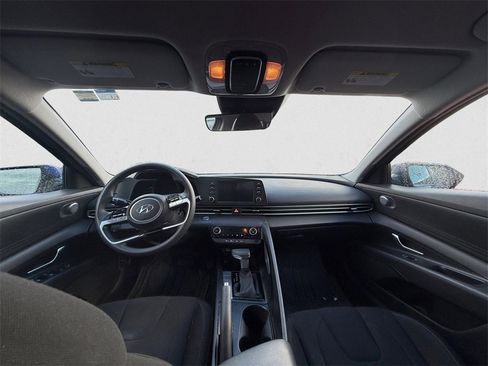 Used 2022 Hyundai Elantra SEL w/ Cargo Package image 8