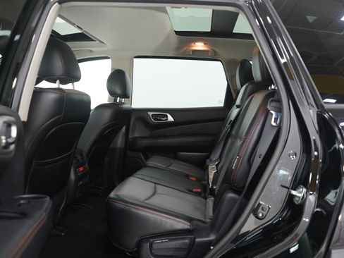 Used 2020 Nissan Pathfinder SL image 20