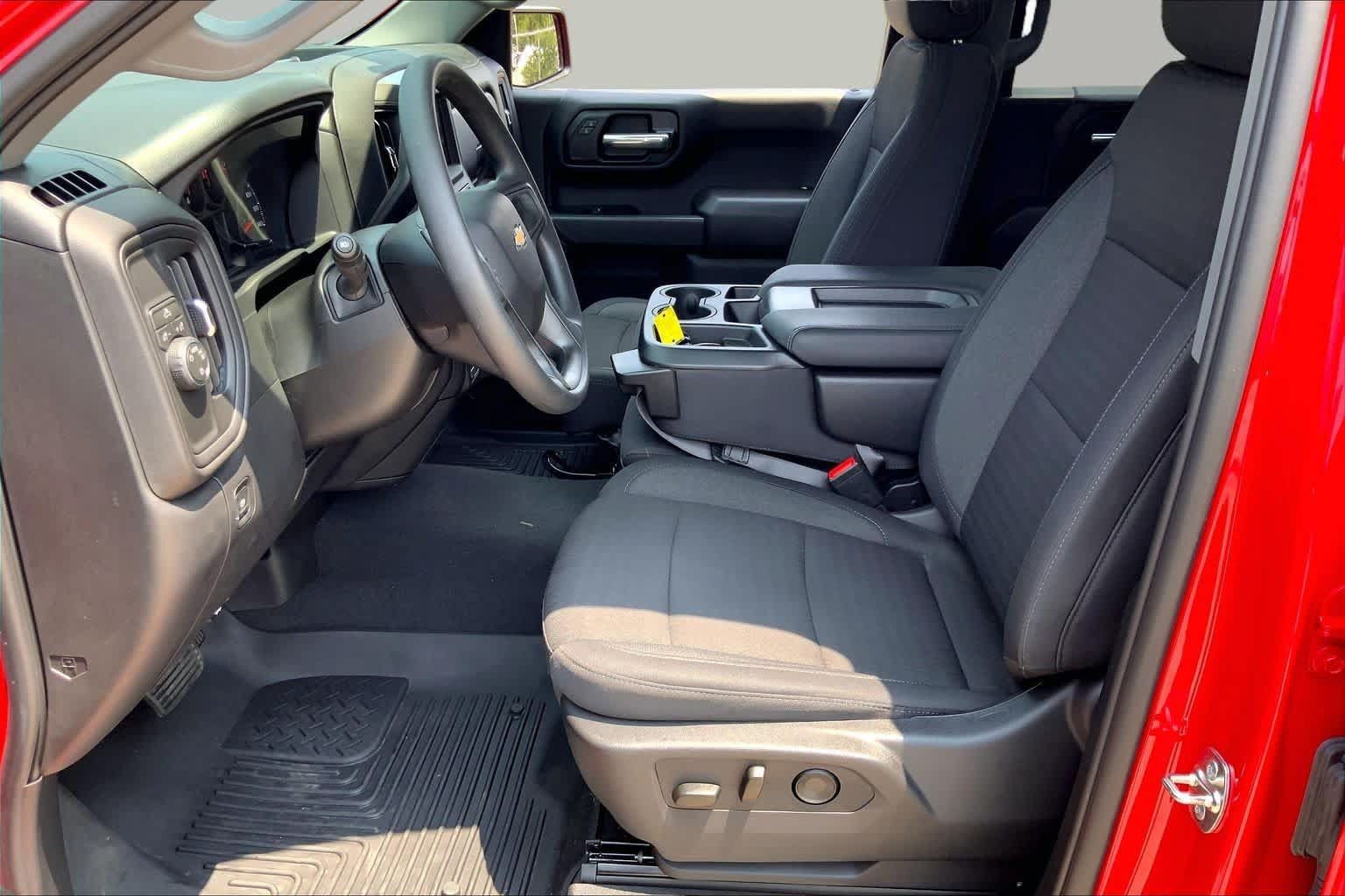 Used 2026 Chevrolet Silverado 1500 Custom RWD image 8