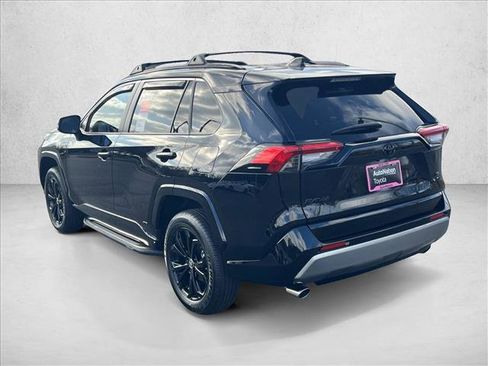 New 2025 Toyota RAV4 SE image 9