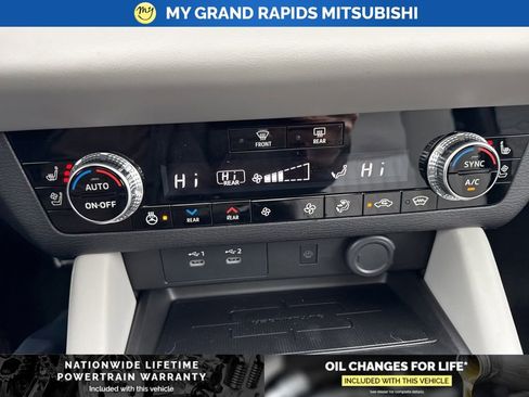 New 2026 Mitsubishi Outlander SEL image 24