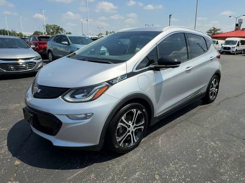 Used 2020 Chevrolet Bolt Premier w/ Infotainment Package FWD image 4