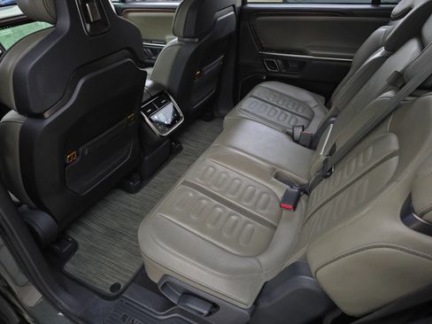 Used 2023 Rivian R1S Launch Edition Quad AWD/4WD image 34