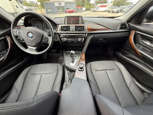 Used 2018 BMW 320i 320i Sedan image 11