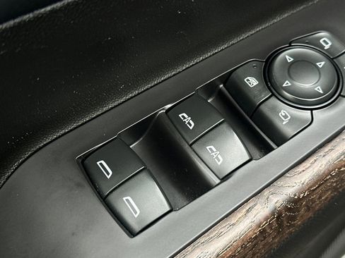 Used 2021 GMC Acadia Denali w/ Denali Technology Package image 12