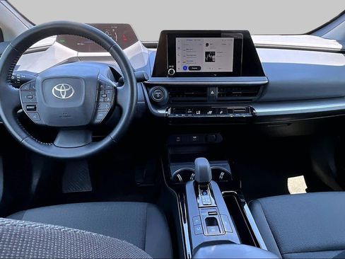 Used 2025 Toyota Prius LE FWD image 14