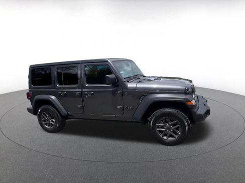 Used 2025 Jeep Wrangler Unlimited Sport AWD/4WD image 2