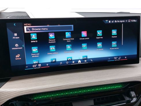 Used 2025 BMW 230i 230i w/ M Sport Package image 21