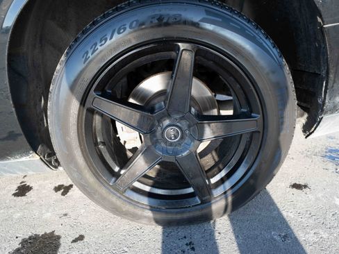 Used 2015 Dodge Challenger SXT image 27