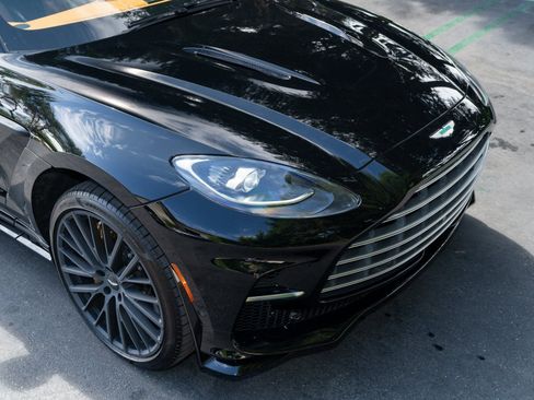 Used 2025 Aston Martin DBX 707 AWD/4WD image 9