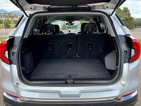 Used 2020 GMC Terrain SLT image 30