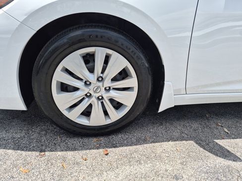Certified 2024 Nissan Sentra S FWD image 22