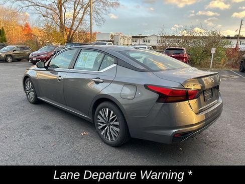 Used 2023 Nissan Altima 2.5 SV image 8