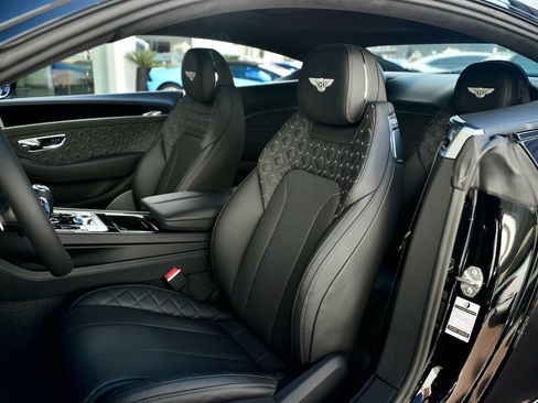 Used 2023 Bentley Continental GT Azure image 15