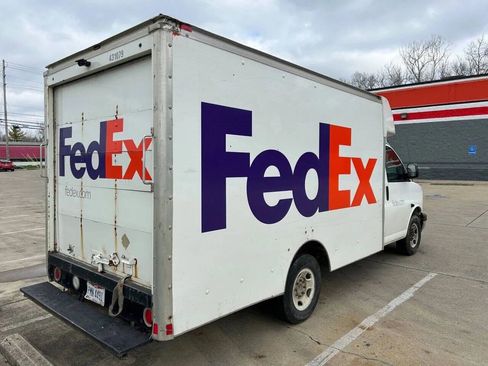 Used 2009 Chevrolet Express 3500 image 5