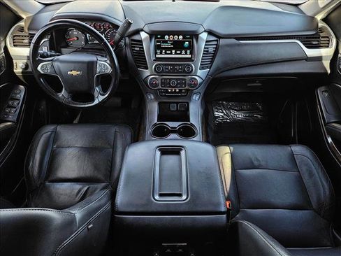 Used 2019 Chevrolet Suburban LT image 19
