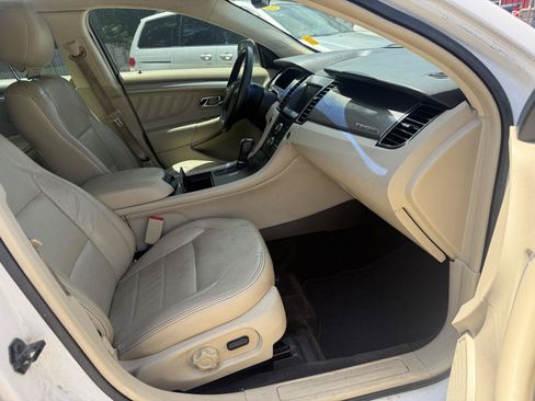 Used 2015 Ford Taurus SEL w/ Equipment Group 201A FWD image 16