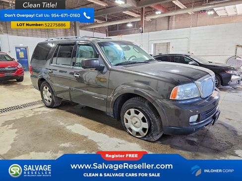 Used 2005 Lincoln Navigator Luxury AWD/4WD image 5