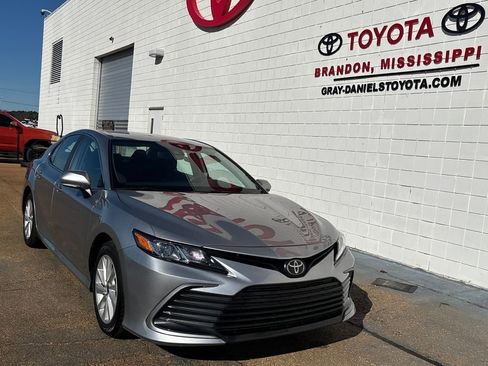 Used 2024 Toyota Camry LE image 3