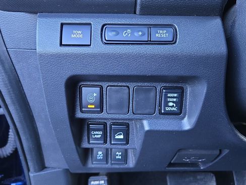 Used 2022 Nissan Frontier PRO-4X w/ Pro-4X Premium Package image 15