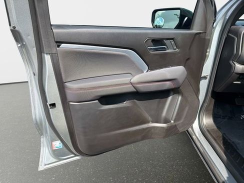 Used 2025 Chevrolet Colorado Z71 AWD/4WD image 17