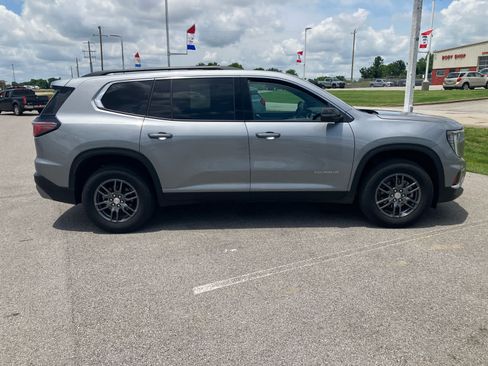 Used 2025 GMC Acadia Elevation FWD image 9