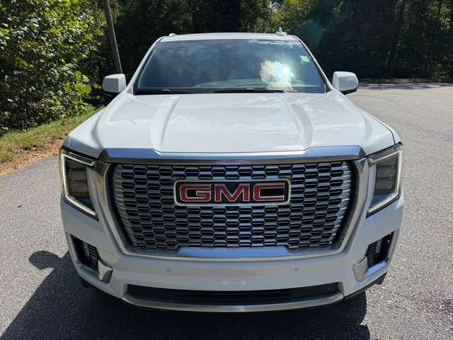 Used 2023 GMC Yukon Denali RWD image 3