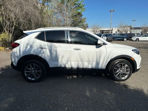 Used 2020 Buick Encore GX Essence w/ Experience Buick Package FWD image 11