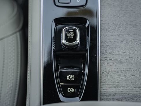 New 2026 Volvo XC90 B6 Plus w/ Protection Package Premier AWD/4WD image 27