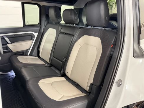 Used 2024 Land Rover Defender 110 X-Dynamic SE AWD/4WD image 38