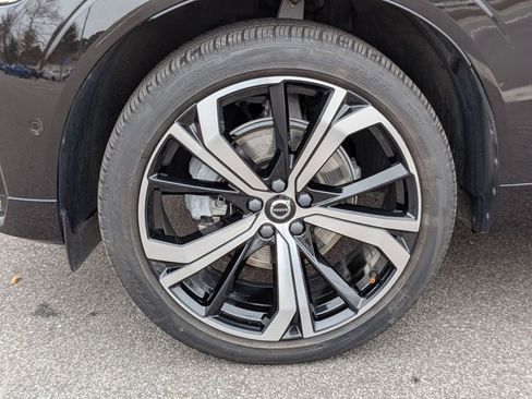 Used 2023 Volvo XC60 B5 Ultimate w/ Climate Package image 10