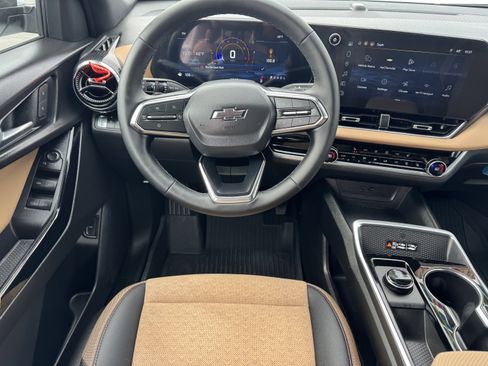 Certified 2026 Chevrolet Equinox ACTIV w/ LPO, Floor Liner Package image 18