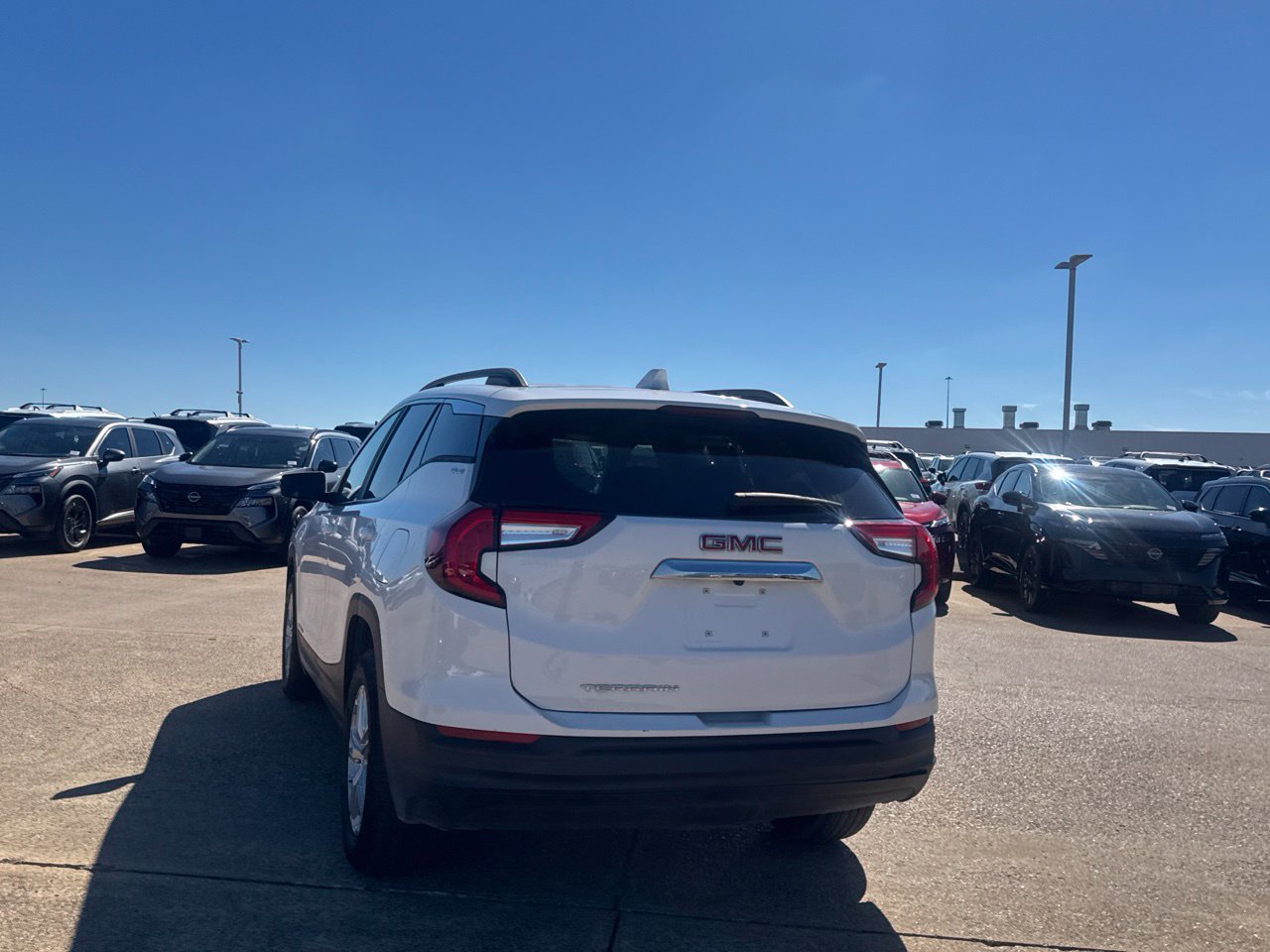 Used 2022 GMC Terrain SLE w/ Driver Convenience Package FWD image 20