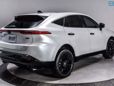 Used 2024 Toyota Venza Nightshade image 6