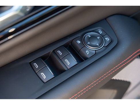 New 2026 GMC Yukon AT4 Ultimate w/ LPO, Floor Liner Package AWD/4WD image 14