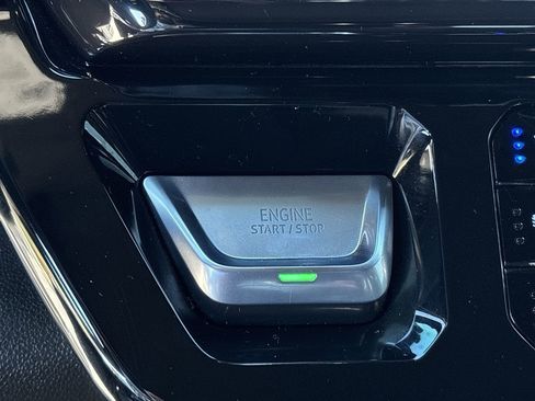 Used 2024 GMC Sierra 3500 AT4 w/ Technology Package image 31