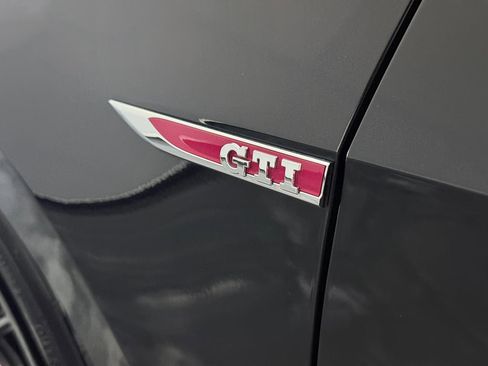Used 2019 Volkswagen GTI SE FWD image 16