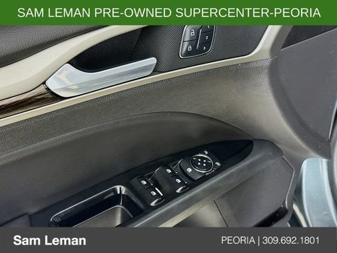 Used 2015 Ford Fusion SE w/ Equipment Group 202A FWD image 17