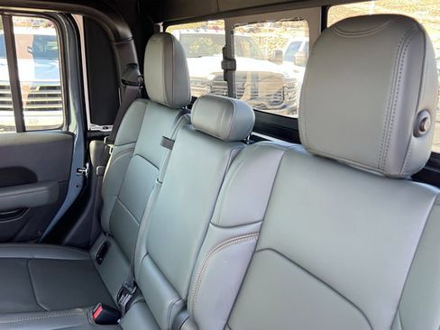 New 2026 Jeep Gladiator Mojave AWD/4WD image 19