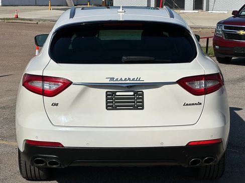 Used 2017 Maserati Levante AWD/4WD image 5