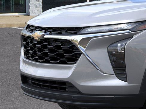 New 2026 Chevrolet Trax LS w/ LS Convenience Package FWD image 13