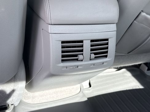 Used 2012 Toyota Avalon image 12