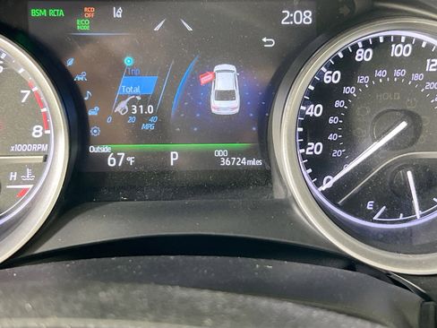 Used 2021 Toyota Camry XLE w/ Navigation Package FWD image 12