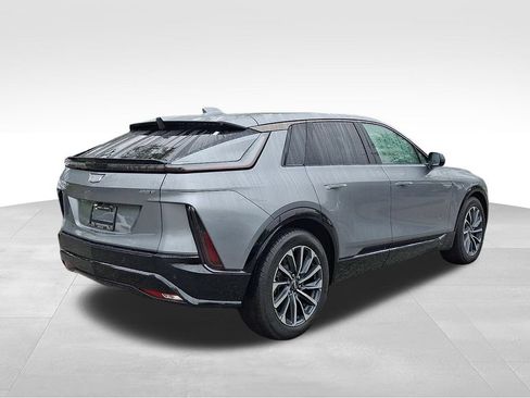 Used 2024 Cadillac Lyriq Sport RWD image 6
