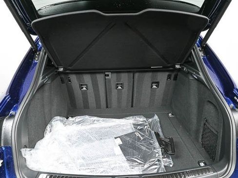 Certified 2025 Porsche Macan image 28