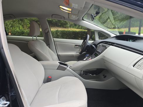 Used 2015 Toyota Prius Two FWD image 10