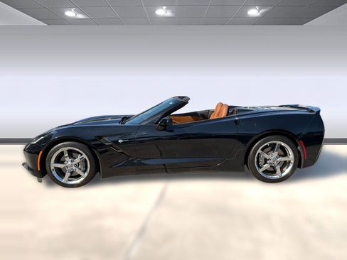 Used 2014 Chevrolet Corvette Stingray Convertible w/ 3LT Preferred Equipment Group RWD image 2