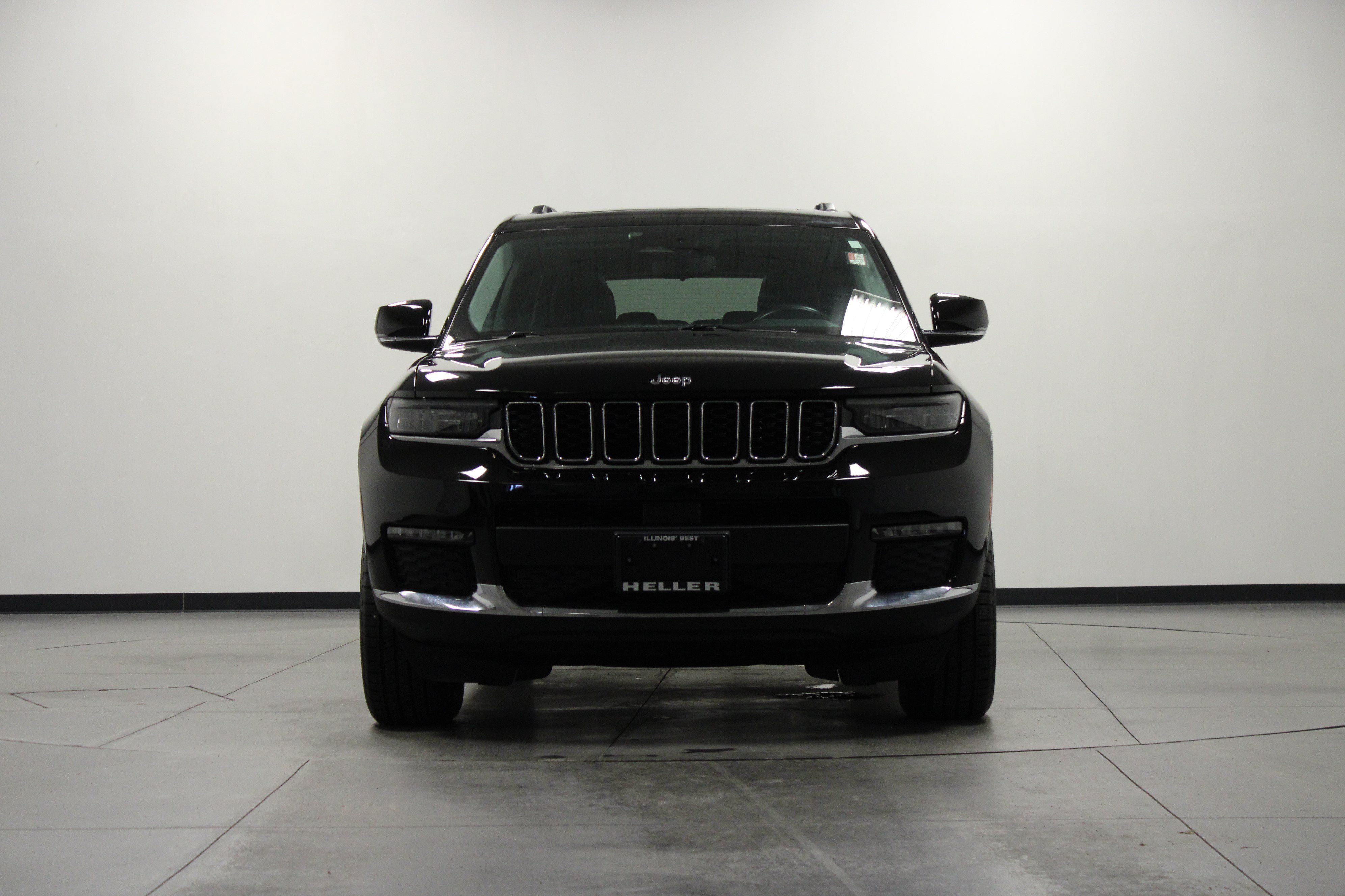 Used 2022 Jeep Grand Cherokee L Limited AWD/4WD image 9