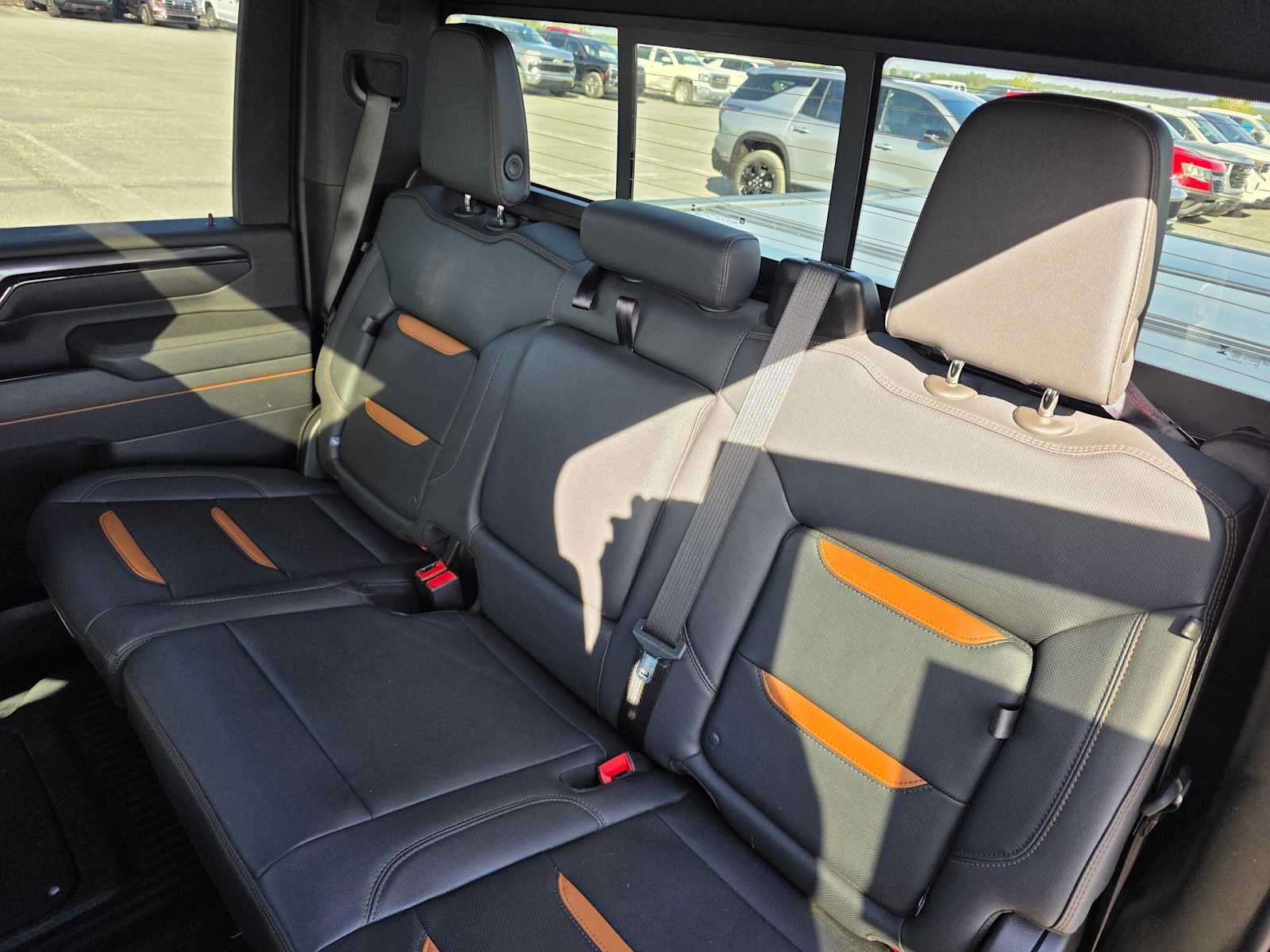 Certified 2025 GMC Sierra 2500 AT4 w/ AT4 Premium Plus Package AWD/4WD image 17
