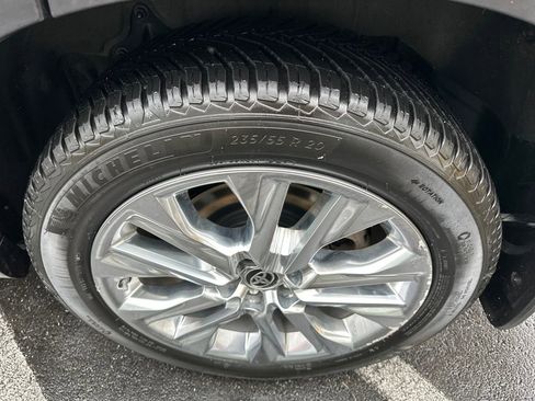 Certified 2020 Toyota Highlander Limited image 28